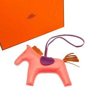 新品同様 エルメス ロデオチャームGM アニューミロ D刻印(2019年製) ローズアザレ アネモネ ゴールド バッグチャーム キーホルダー 0190【中古】HERMES