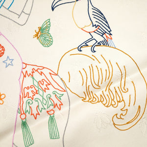 未使用 エルメス エルメスストーリー トライアングル スカーフ 刺繍 ビーズ カレシルク アイボリー 0109【中古】HERMES