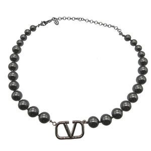 美品 ヴァレンティノ Vロゴ フェイクパール メタル グレー ネックレス 0182【中古】VALENTINO