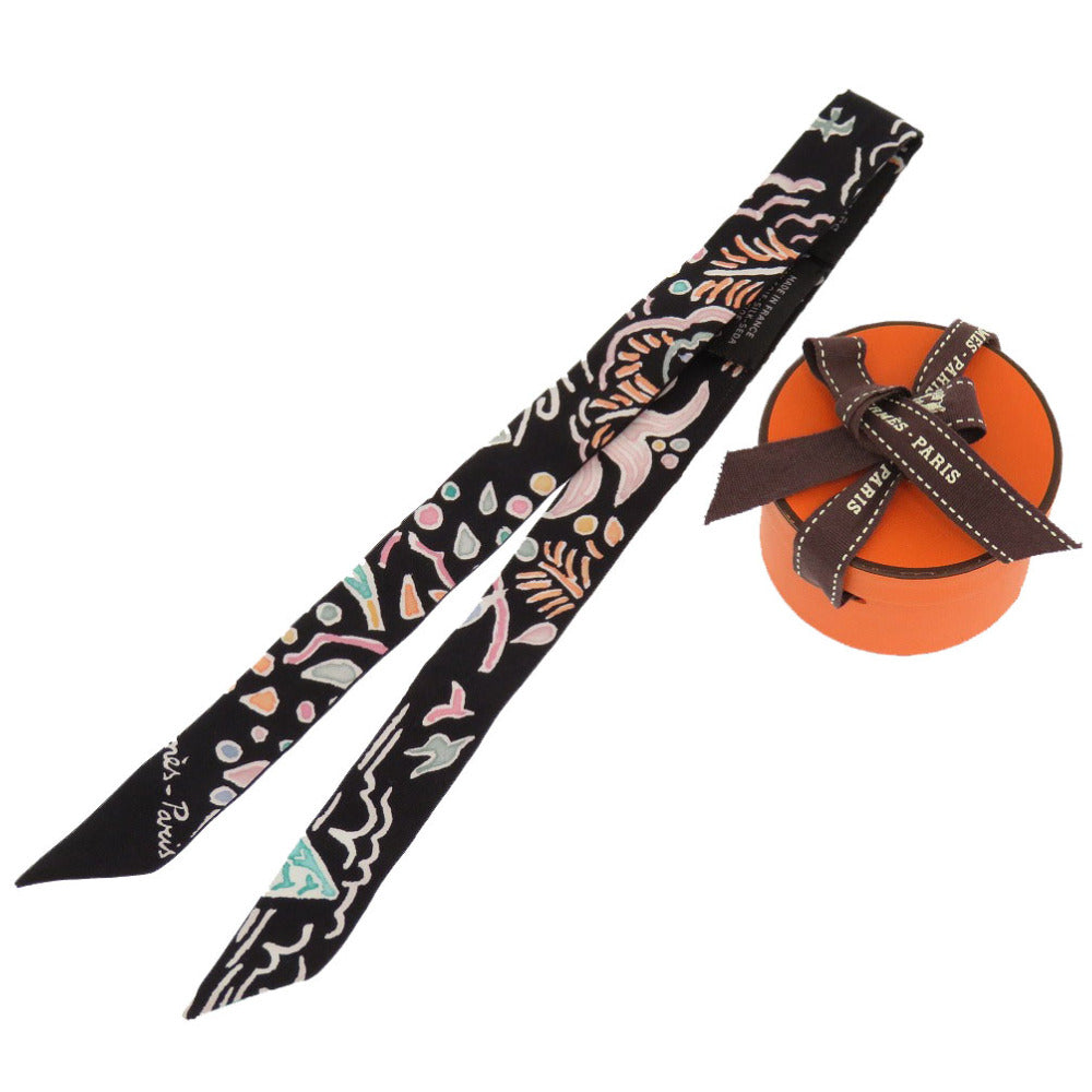 新品同様 エルメス ツイリードール Matthieu Cosse 春の鳥 シルク ノワール ヴェール ローズ スカーフ 黒 0093 【中古】 HERMES