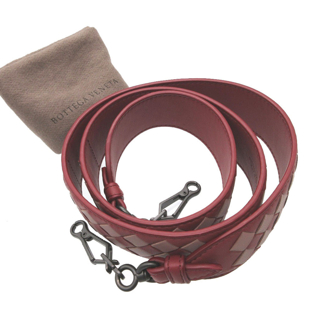新品同様 ボッテガヴェネタ 563992 イントレチャート レザー レッド 赤 ショルダーストラップ 1062【中古】BOTTEGA VENETA