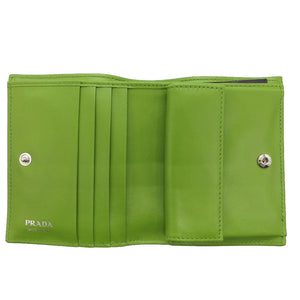 未使用 プラダ SPAZZOLATO トライアングルロゴ 1MV204 二つ折り財布 パテントレザー グリーン 0736【中古】PRADA