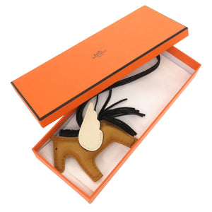 美品 エルメス ロデオ ペガサスPM アニューミロ セサミ ブラック ナタ Z刻印(2021年製) バッグチャーム 0736 【中古】 HERMES