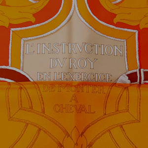 未使用 エルメス カレ90 L'INSTRVCTION DV ROY EN L'EXERCICE 帝王学 バヤデール シルク オレンジ ホワイト スカーフ 1632【中古】HERMES