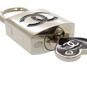 美品 シャネル カデナ 南京錠 ココマーク 07P ハート シルバー ブラック 1358 【中古】 CHANEL