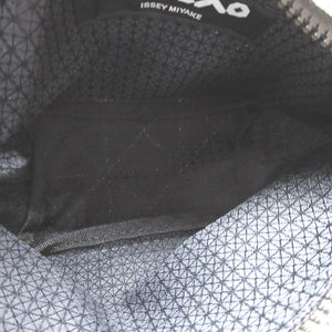 未使用 イッセイミヤケ バオバオ PVC ポリエステル ホワイト 白 ポーチ 1359【中古】ISSEY MIYAKE