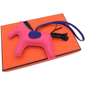 新品同様 エルメス ロデオMM アニョーミロ ローズアザレ ブルーエレクトリック　ヴェールシプレ　バックチャーム　キーホルダー　2233【中古】HERMES