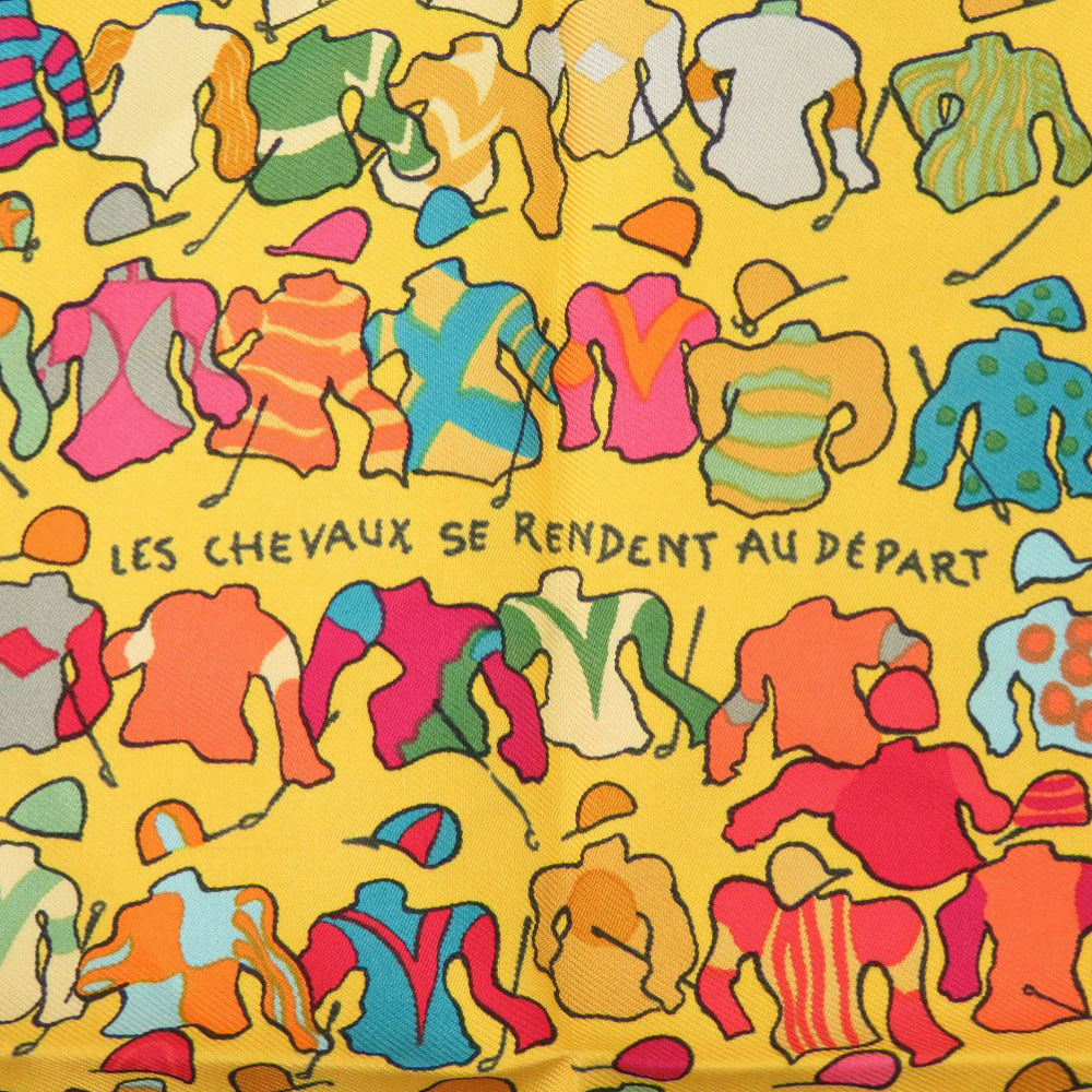美品 エルメス プチカレ LES CHEVAUX SE RENDENT AU DEPART ミニスカーフ シルク マルチカラー 0148【中古】HERMES
