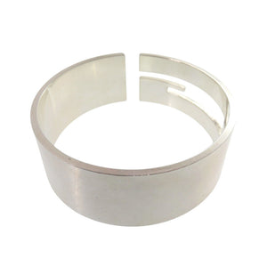 美品 グッチ ブランデッドG Gロゴ カットアウトG シルバー925 119ｇ シルバー バングル 0748【中古】GUCCI