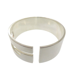 美品 グッチ ブランデッドG Gロゴ カットアウトG シルバー925 119ｇ シルバー バングル 0748【中古】GUCCI