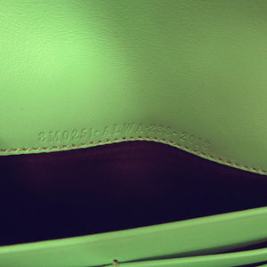 新品同様 フェンディ FFダイヤモンド コンチネンタル財布 FF DIAMONDS CONTINENTAL WALLET レザー グリーン ホワイト 薄緑 白 長財布1135【中古】FENDI