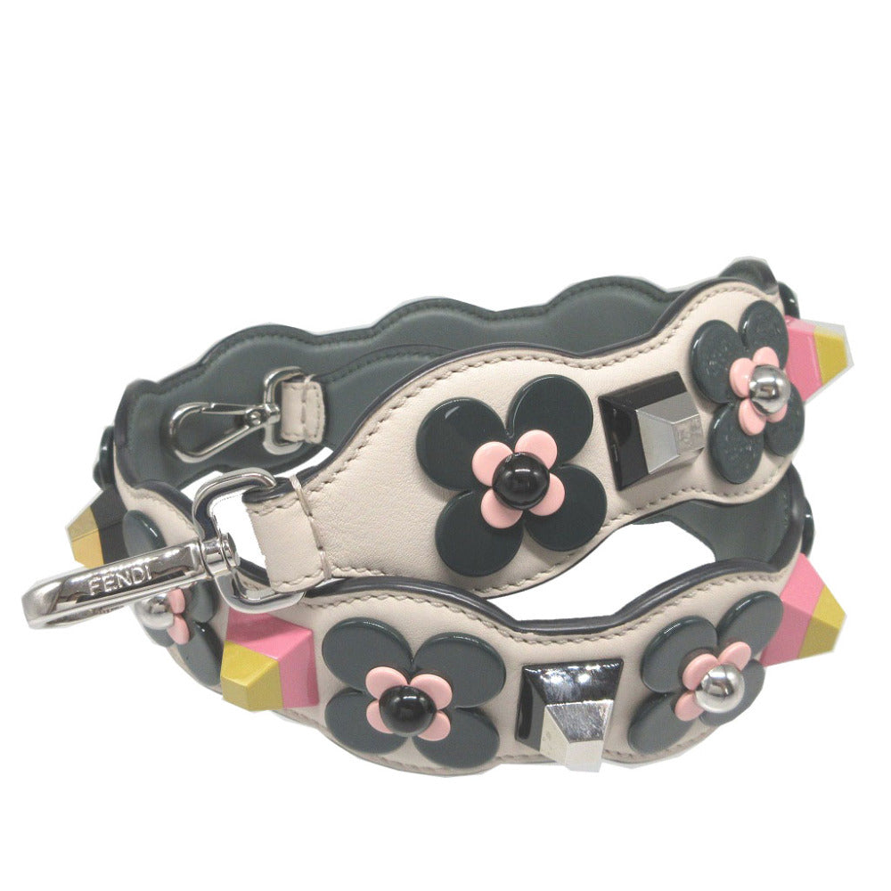 新品同様 フェンディ ストラップユー フラワー スタッズ レザー アイボリー ショルダーストラップ 1172【中古】FENDI