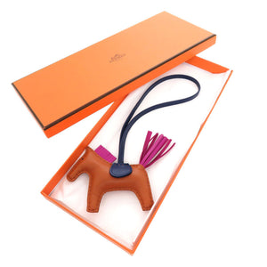 未使用 エルメス ロデオPM パンデピス ローズパープル ブルードマルト アニョーミロ Z刻印(2021年製) バッグチャーム 1590 【中古】 HERMES