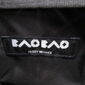未使用 イッセイミヤケ バオバオ PVC/ポリエステル グリーン ポーチ 1781【中古】ISSEY MIYAKE