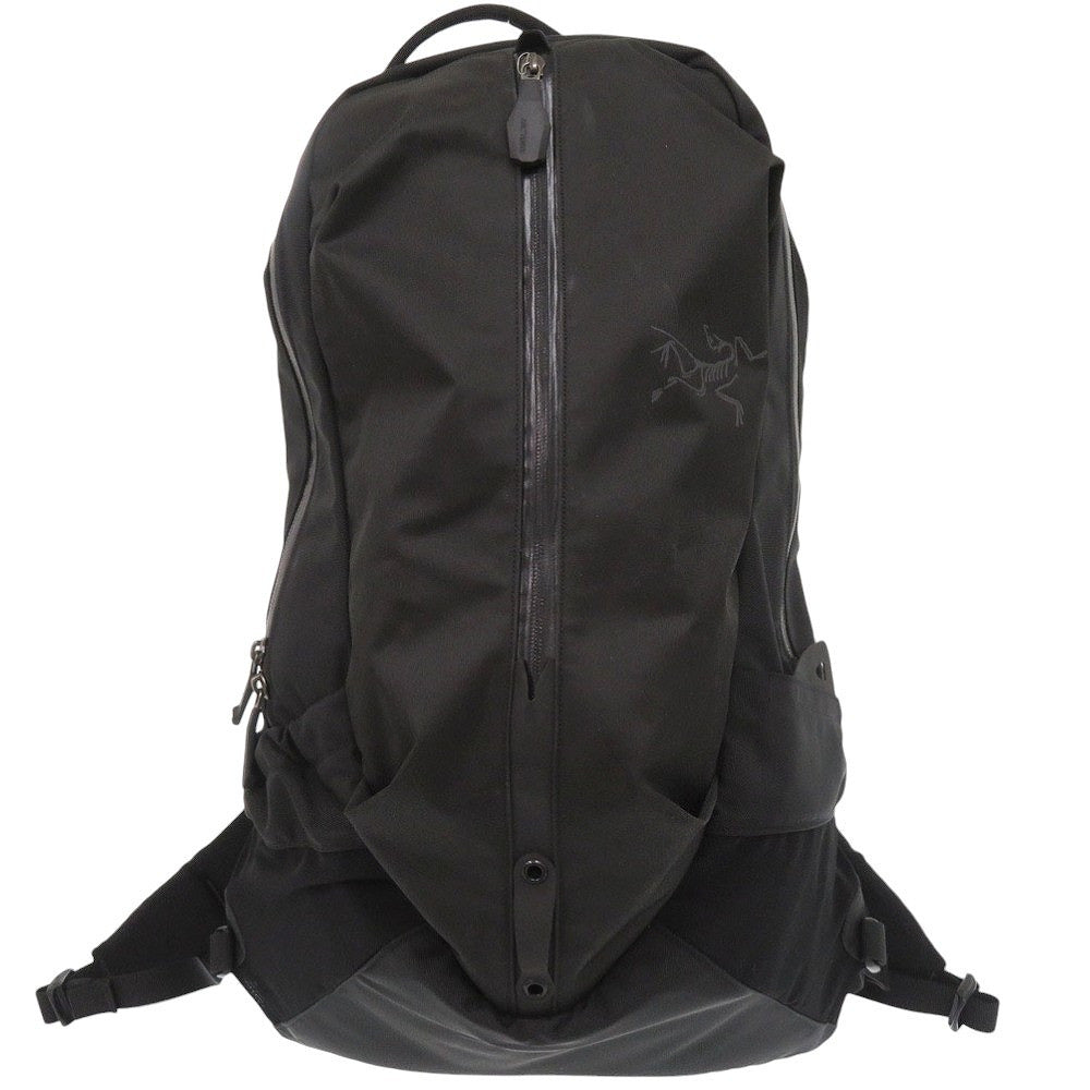 新品同様 アークテリクス バックパック Arro アロー 22 リュックサック ロゴ X000007473 デイパック ナイロン ブラック 1795【中古】ARC'TERYX
