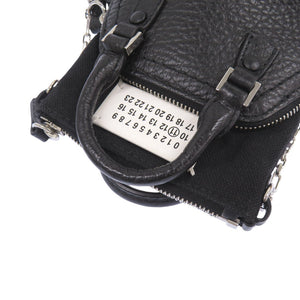 美品 メゾン マルジェラ
 5AC クラシックベイビー SB3WG0025 ショルダーバッグ
 レザー ブラック 0329
【中古】Maison Margiela レディース