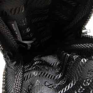 新品同様 プラダ 三角プレート テスート ブラック 黒 バッグチャーム ミニ ポーチ 1171【中古】PRADA