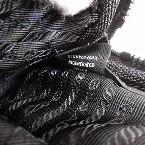 新品同様 プラダ 三角プレート テスート ブラック 黒 バッグチャーム ミニ ポーチ 1171【中古】PRADA