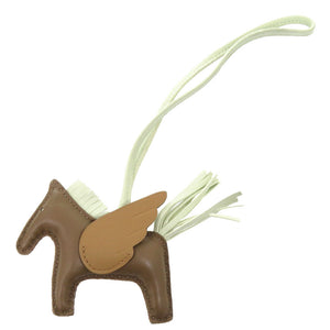 美品 エルメス ロデオペガサスPM アニョーミロ エトゥープ ビスキュイ ヴェールフィズ B刻印(2023年製) バッグチャーム 茶 1225 【中古】 HERMES