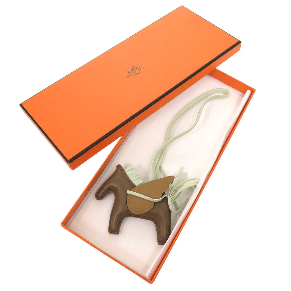 美品 エルメス ロデオペガサスPM アニョーミロ エトゥープ ビスキュイ ヴェールフィズ B刻印(2023年製) バッグチャーム 茶 1225 【中古】 HERMES