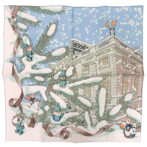 新品同様 エルメス カレ45 プチカレ Noel au 24 Faubourg フォーブル24番地のクリスマス ガヴロッシュ シルク ライトブルー スカーフ 1512【中古】HERMES