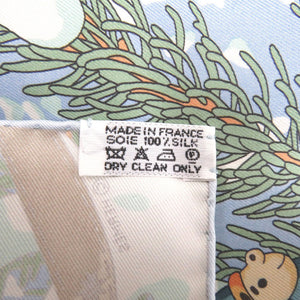 新品同様 エルメス カレ45 プチカレ Noel au 24 Faubourg フォーブル24番地のクリスマス ガヴロッシュ シルク ライトブルー スカーフ 1512【中古】HERMES