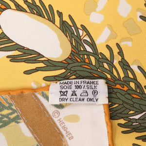 新品同様 エルメス カレ45 ガヴロッシュ フォーブル 24番地のクリスマス シルク ジョーヌ スカーフ 1514【中古】HERMES