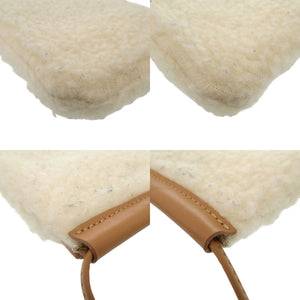 美品 トッズ ロゴ付き スマートフォン バッグ ショルダーバッグ 携帯 スマホアクセサリー ムートン ホワイト 1673【中古】TOD’S