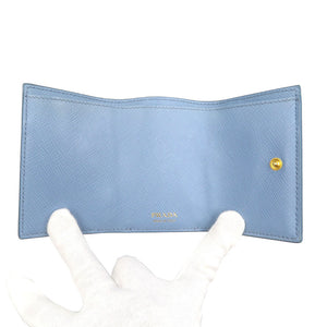 美品 プラダ サフィアーノ 1MH021 レザー ゴールド金具 ブルー 三つ折り財布 1725【中古】PRADA