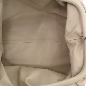 美品 ボッテガヴェネタ THE POUCH ザ ポーチ B08488733Z カーフレザー ベージュ クラッチバッグ 1845【中古】BOTTEGAVENETA