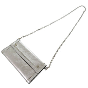 新品同様 ジェイアンドエムデヴィッドソン 2WAY トラベルポーチ ウィズ スタッズ チェーンウォレット クラッチバッグ ショルダーバッグ レザー シルバー 2105【中古】J&M Davidson