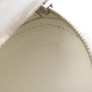 新品同様 セリーヌ トリオンフ レザー シルバー コインケース 0117【中古】CELINE