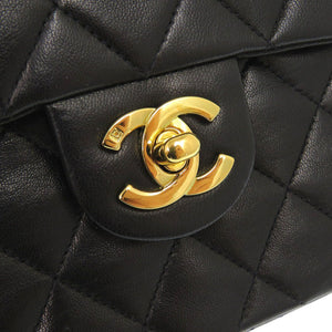 美品 シャネル ミニマトラッセ ラムスキン レザー ブラック ショルダーバッグ  黒 0557【中古】CHANEL