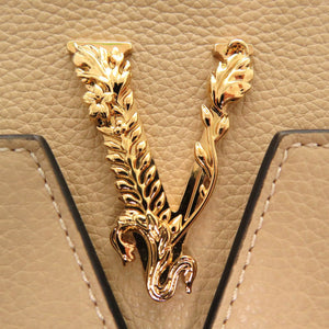 新品同様 ヴェルサーチ ヴィルトゥス VIRTUS チェーン ショルダーバッグ ベージュ ポーチ メタルアイコン レザー 0730【中古】VERSACE