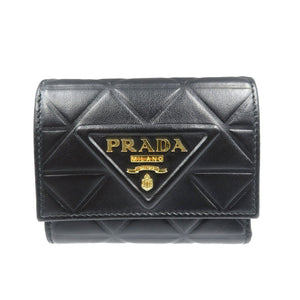 美品 プラダ ソフトカーフ トライアングル 1MH043 レザー ゴールド金具 ブラック 黒  ミニ財布 三つ折り財布 1193【中古】PRADA