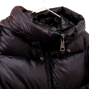 美品 モンクレール SERITTE フーデッド ショートダウンジャケット E20934696949 C0151 サイズ1 ブラック 0087【中古】MONCLER