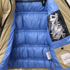 モンクレール GRASMOOR ジップアップ フード付き ダウンジャケット ベージュ サイズ1 2209R4130505 54710 ダウンジャケット 0606【中古】MONCLER