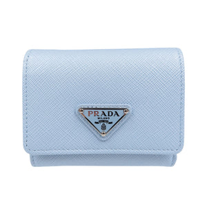 未使用 プラダ サフィアーノ トライアングル 1MH043 レザー シルバー金具 ライトブルー コンパクトウォレット 三つ折り財布 1213【中古】PRADA
