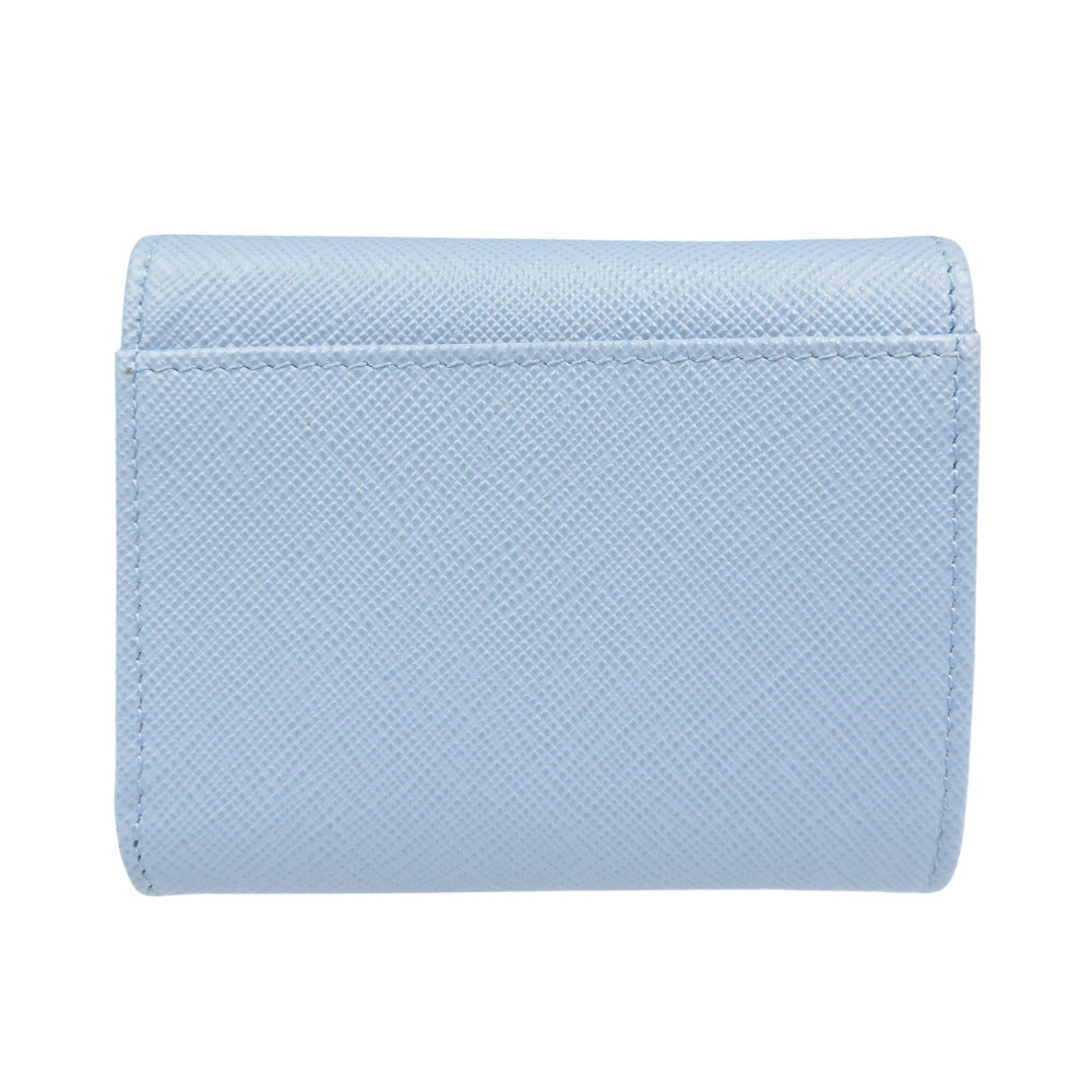 未使用 プラダ サフィアーノ トライアングル 1MH043 レザー シルバー金具 ライトブルー コンパクトウォレット 三つ折り財布 1213【中古】PRADA