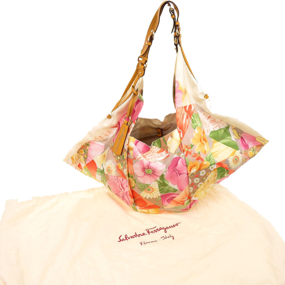 新品同様 サルヴァトーレフェラガモ ガンチーニ フラワー柄 レザー ナイロン マルチカラー ショルダーバッグ 0125【中古】Salvatore Ferragamo