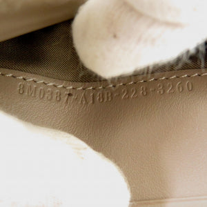 新品同様 フェンディ エフイズフェンディ 8M0387 レザー ベージュ 二つ折り財布 1711【中古】FENDI