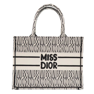 新品同様 クリスチャンディオール ブックトート ミディアム エンブロイダリー キャンバス ホワイト ブラック ハンドバッグ 1743【中古】Christian Dior