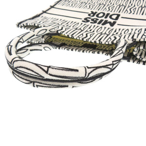 新品同様 クリスチャンディオール ブックトート ミディアム エンブロイダリー キャンバス ホワイト ブラック ハンドバッグ 1743【中古】Christian Dior