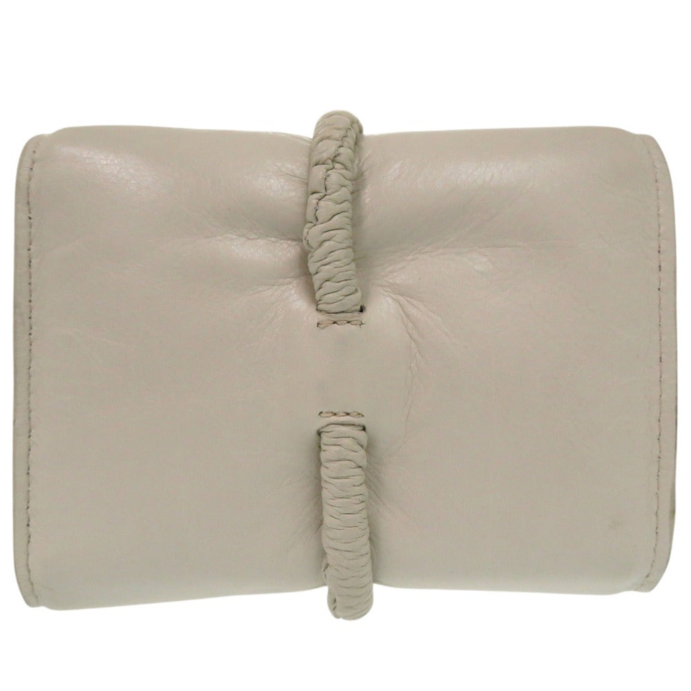 美品 ボッテガヴェネタ バンドクロージャー ウォレット コンパクト財布 三つ折り財布 レザー アイボリー 1957【中古】BOTTEGAVENETA