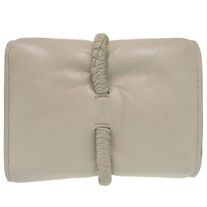 美品 ボッテガヴェネタ バンドクロージャー ウォレット コンパクト財布 三つ折り財布 レザー アイボリー 1957【中古】BOTTEGAVENETA