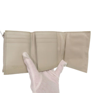 美品 ボッテガヴェネタ バンドクロージャー ウォレット コンパクト財布 三つ折り財布 レザー アイボリー 1957【中古】BOTTEGAVENETA