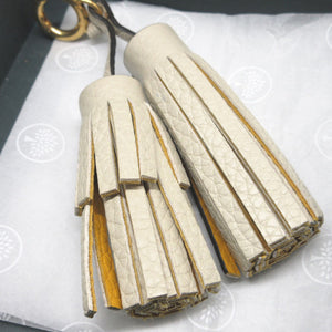 美品 マルベリー RL6698 タッセル フリンジ レザー グレー イエロー 黄 バッグチャーム キーホルダー 0248【中古】Mulberry