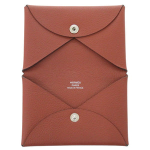 新品同様 エルメス カルヴィ H064954CK4E エバーカラー ブリック B刻印(2023年製) シルバー金具 カードケース 0728【中古】HERMES