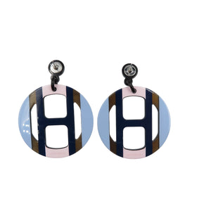 新品同様 エルメス Ｈエキップ バッファローホーン ラッカー エキューム ネイビー ピンク ピアス 1296【中古】HERMES