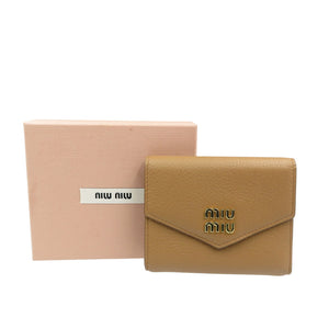 未使用 ミュウミュウ 5MH040 コンパクトウォレット レザー ゴールド金具 キャメル ブラウン 三つ折り財布 1298【中古】MIU MIU
